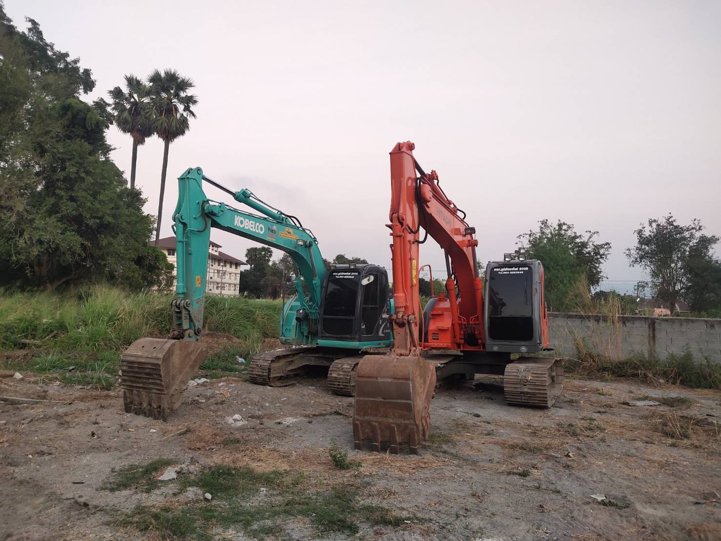 รถแมคโครให้เช่า ชลบุรี