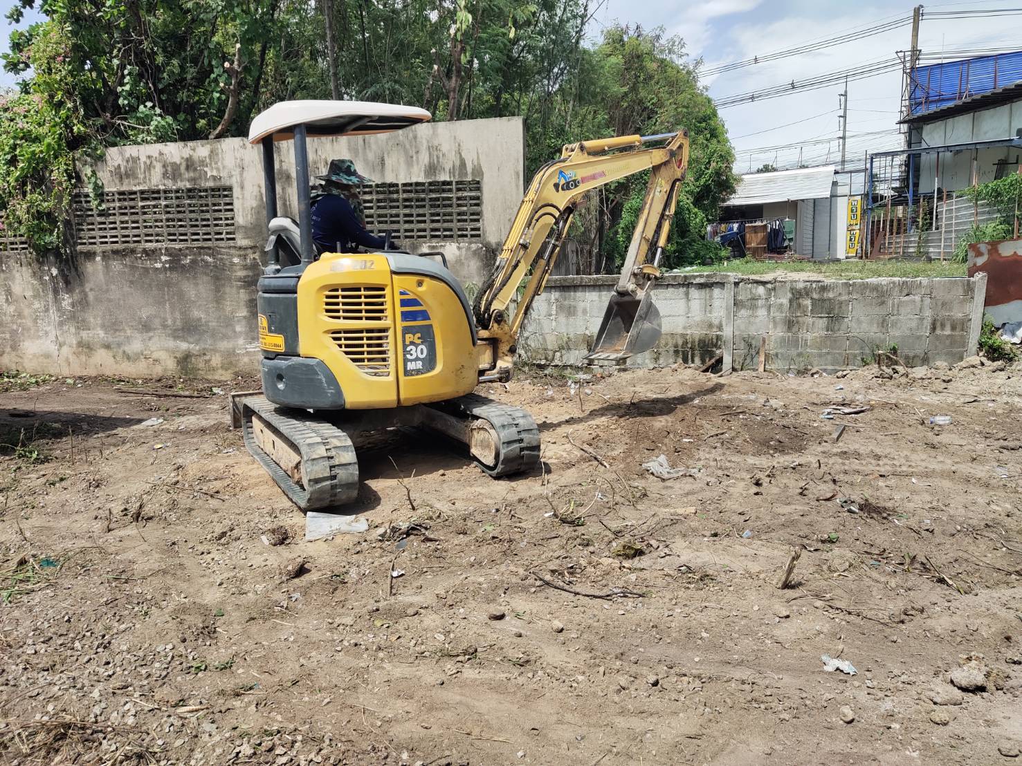 รถแมคโครให้เช่า ชลบุรี